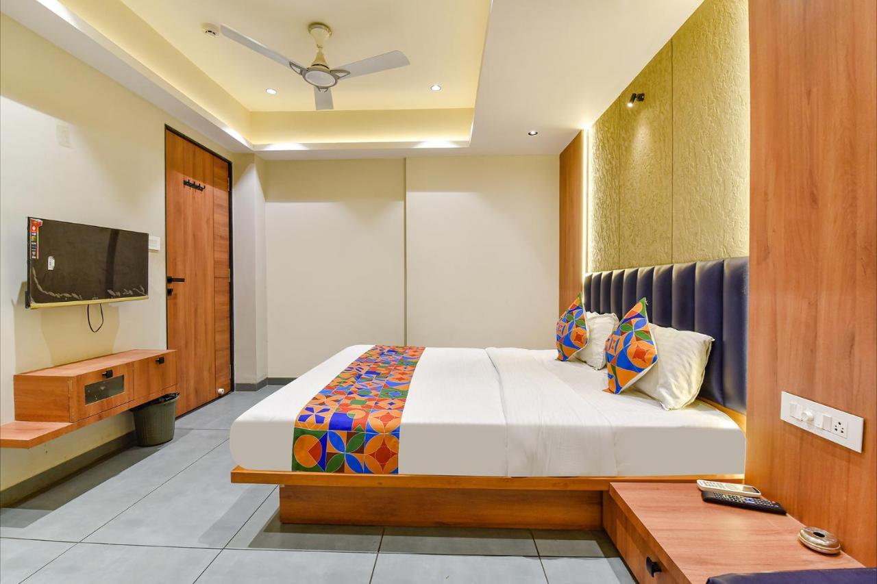 Fabhotel Udhna Inn, Near Udhna Junction Surat Exterior foto